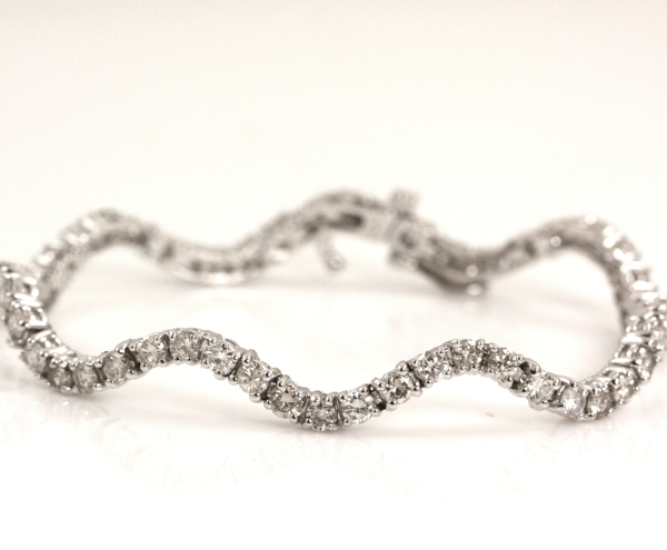 Curvy Diamond Bracelet